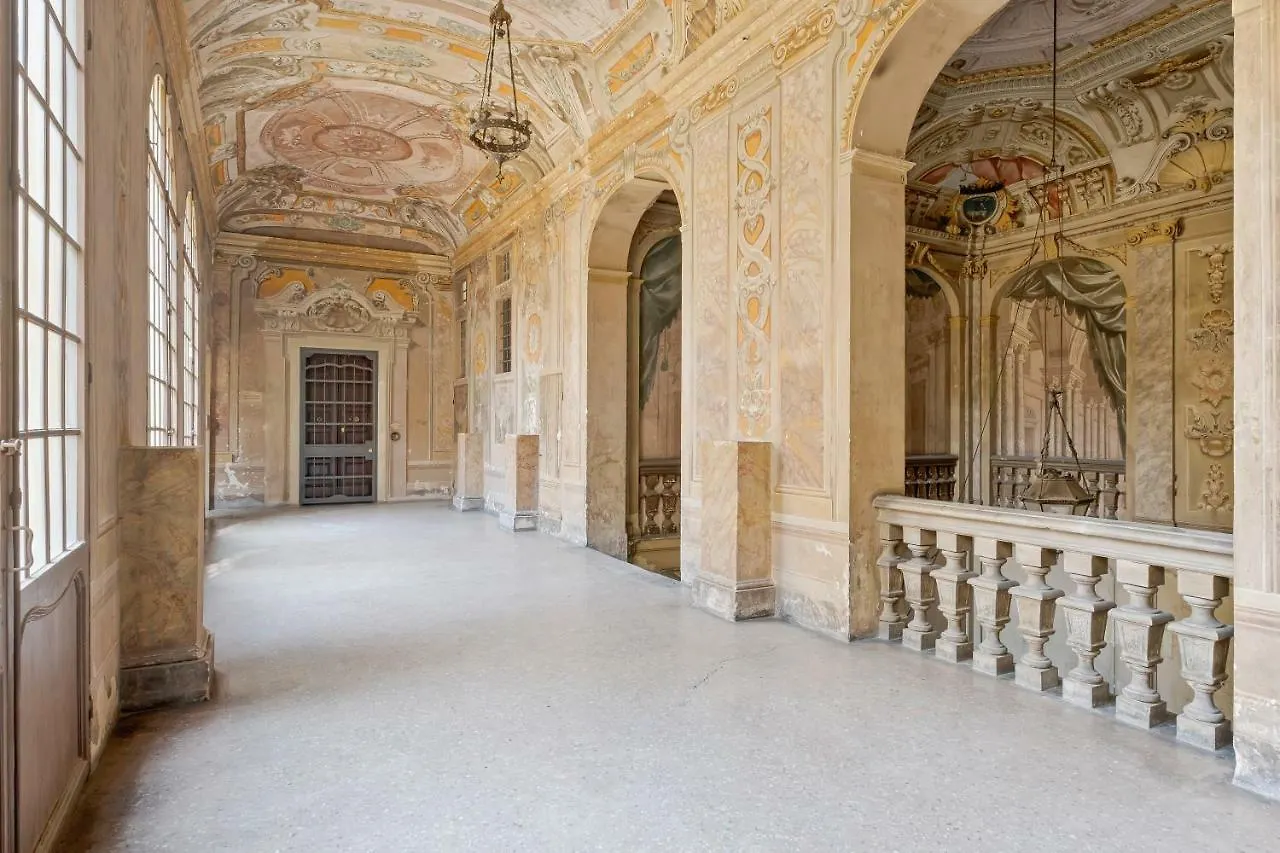 Exclusive & Elegant Palazzo Bianconcini Apartment Bolonia
