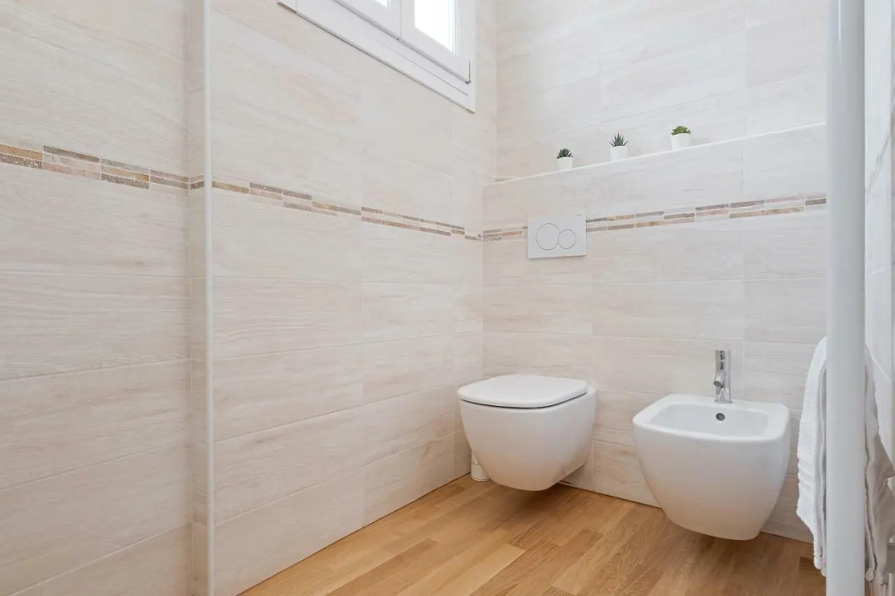Exclusive & Elegant Palazzo Bianconcini Apartment Bolonia